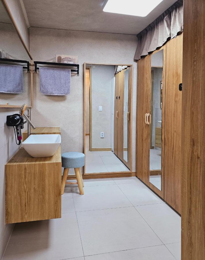 Close To Gangnam, Coex, Asan Medical Centar & Luxury Near Lotte World, Free Korean Ramen * Seoul