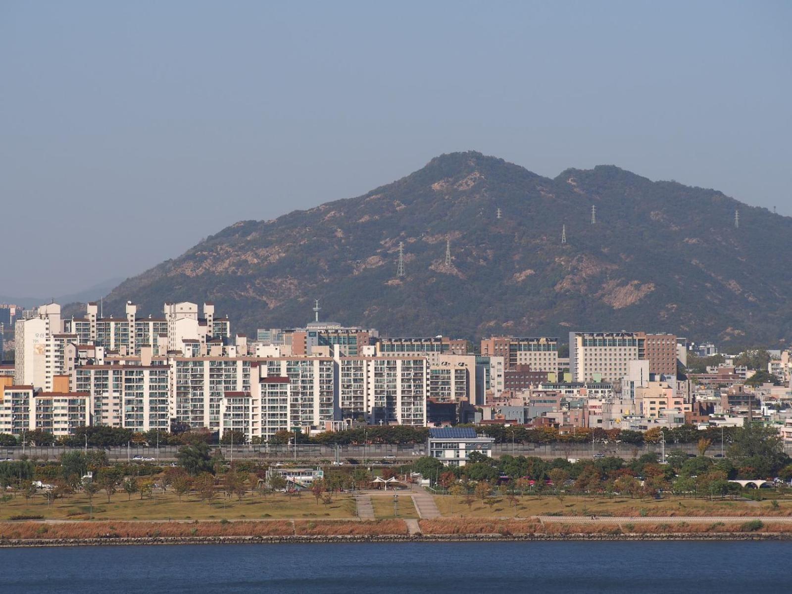 Close To Gangnam, Coex, Asan Medical Centar & Luxury Near Lotte World, Free Korean Ramen *
